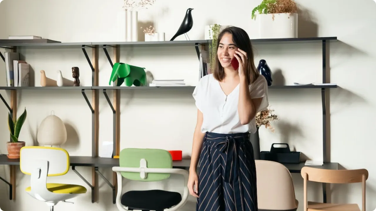 Media with optional card placceholder